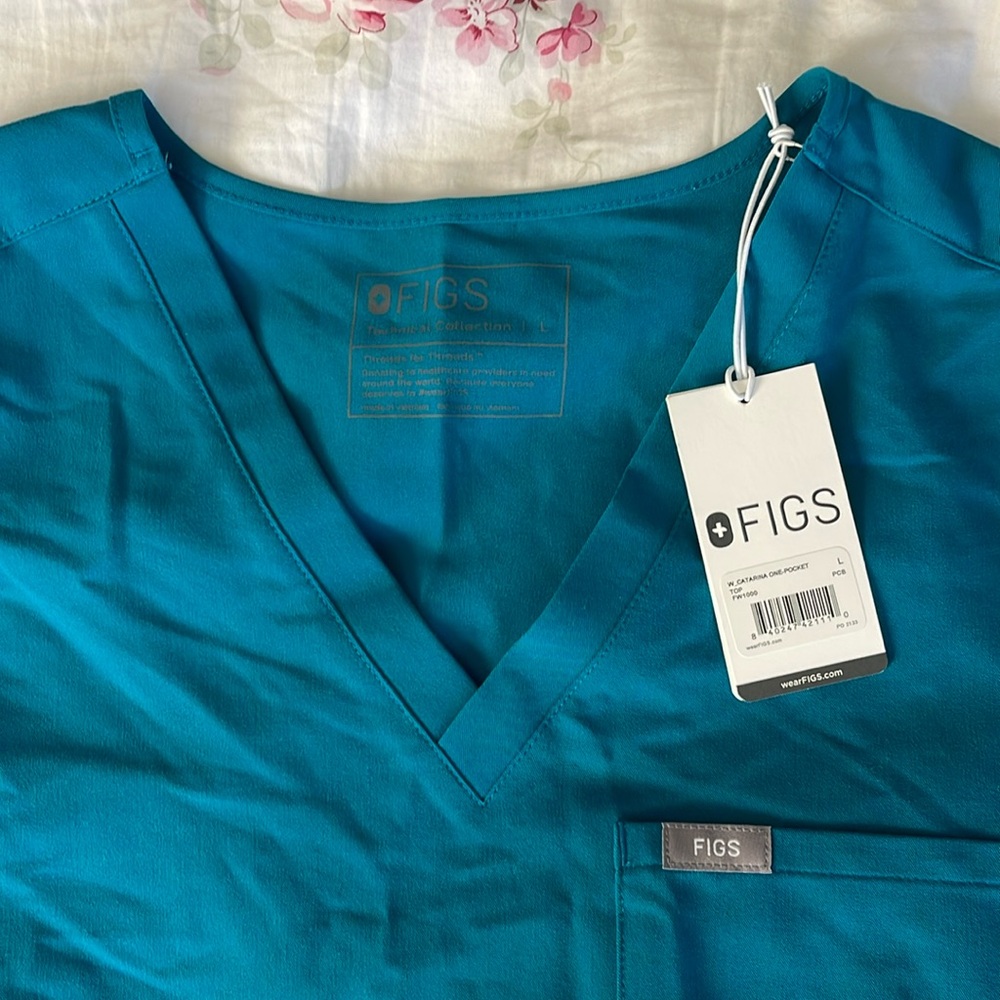 Figs scrub top large new with tags